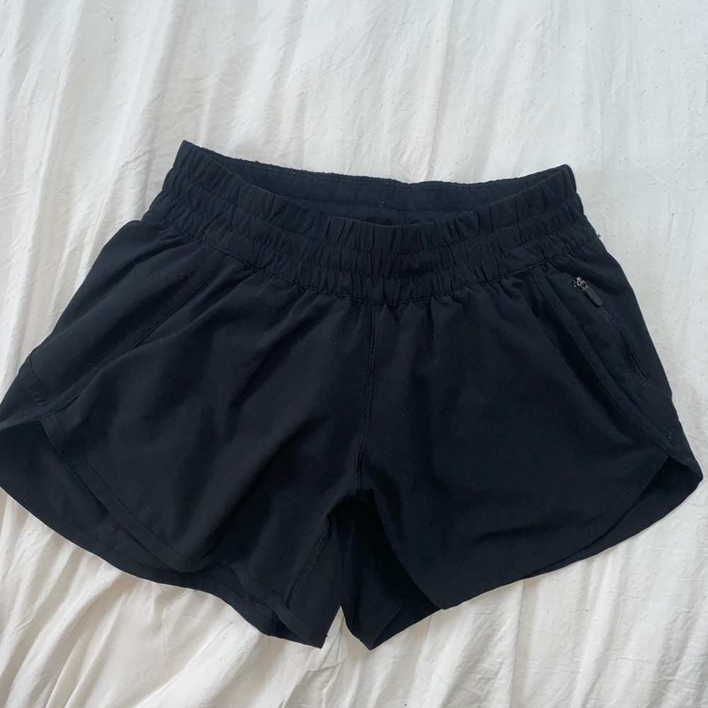 Lululemon Tracker low rise lined shorts 4”